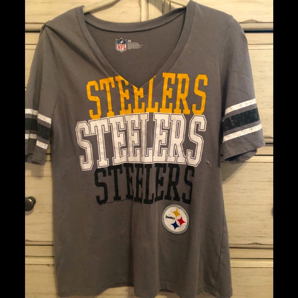 Ladies NFL Steelers Tee!  🏈